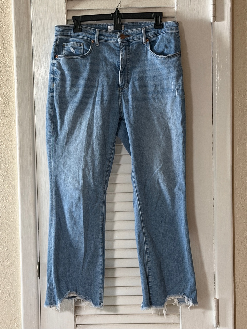 Ann Taylor LOFT Curvy Destructed High Waist Slim Pocket Flare Crop Jeans - Picture 3 of 12